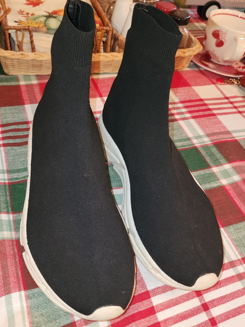 Steve Madden Black Bitten Sneakers Sock-Style Slip-On with White Outsole Women